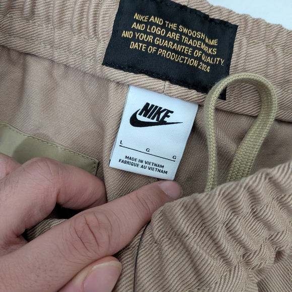 Nike Life Utility Pants Parachute Beige Men’s Size Large Brand New - Picture 3 of 4